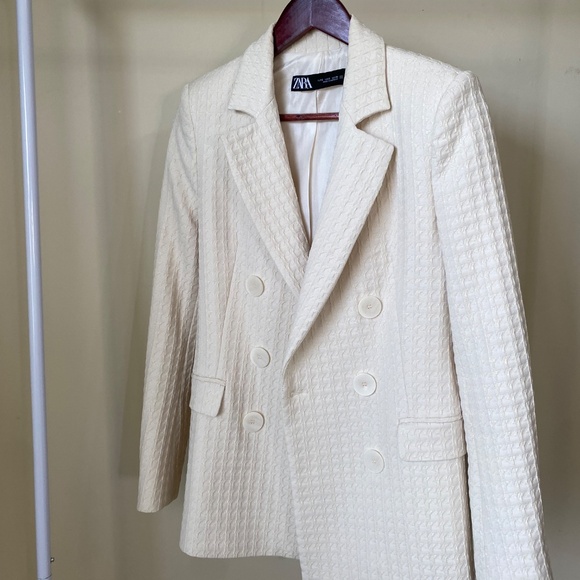Zara Cream Textured Blazer - Picture 3 of 3